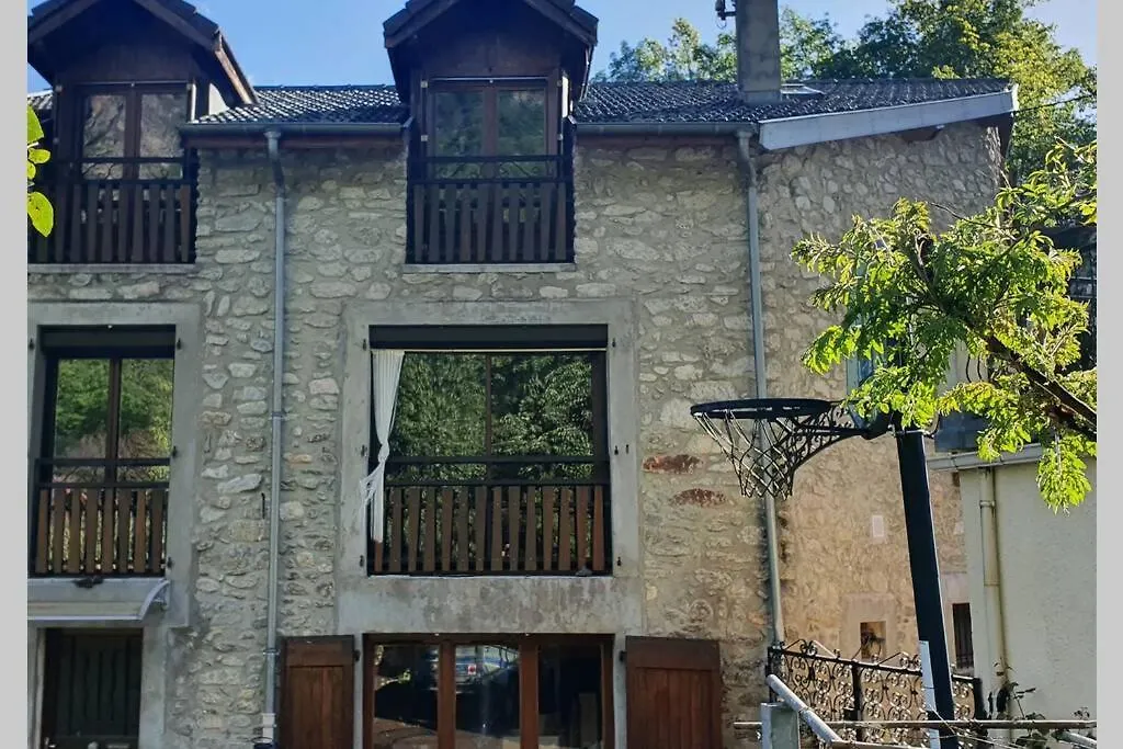 Maison Au Coeur Des Pyrenees Perles-et-Castelet 0*,